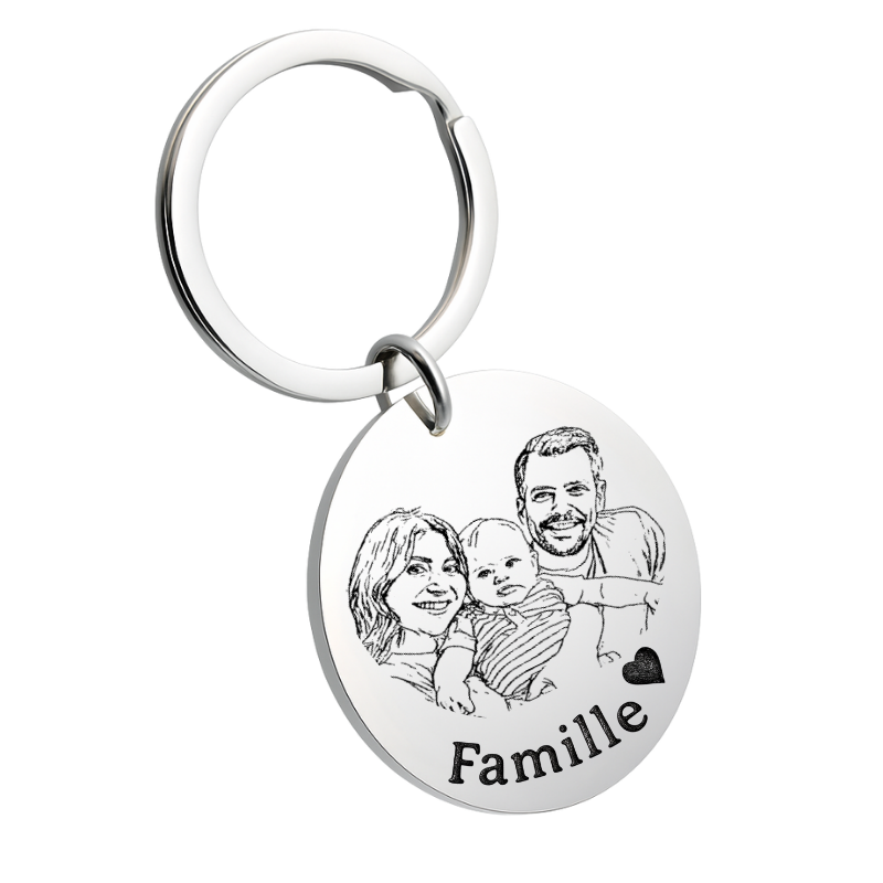 Porte clé personnalisé rond en acier inoxydable argent, photo de famille transformée en dessin et texte gravé au recto.